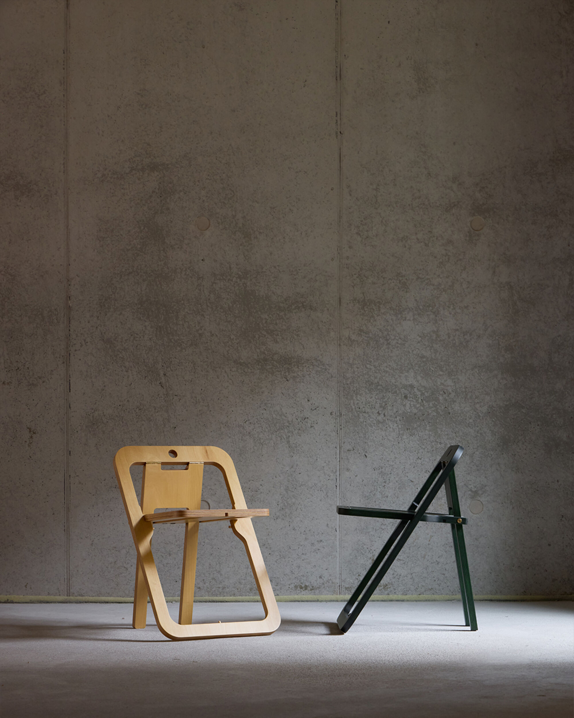 Holder objects folding chairs birch green