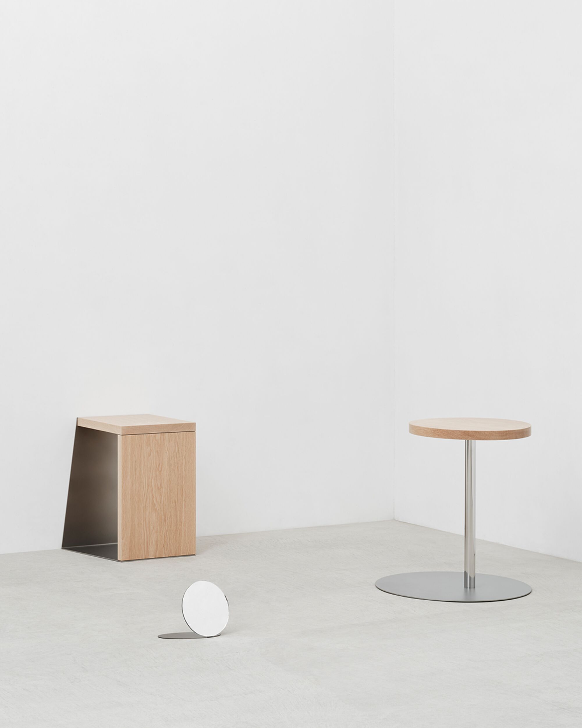 Nao iwamatsu oak stool side table mirror